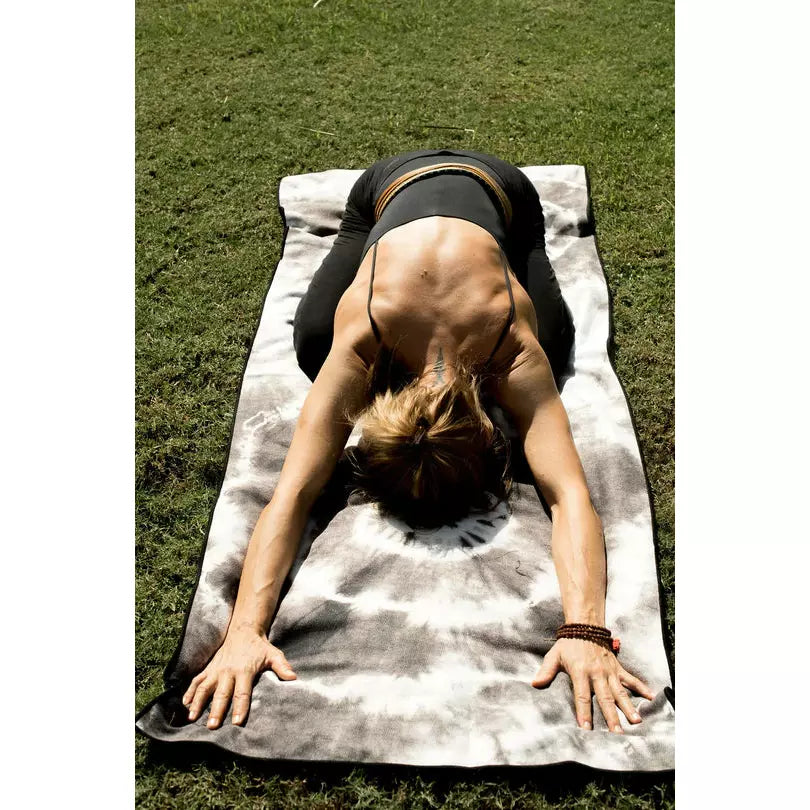 Nomadix Original Towel: Tie-Dye Black and White